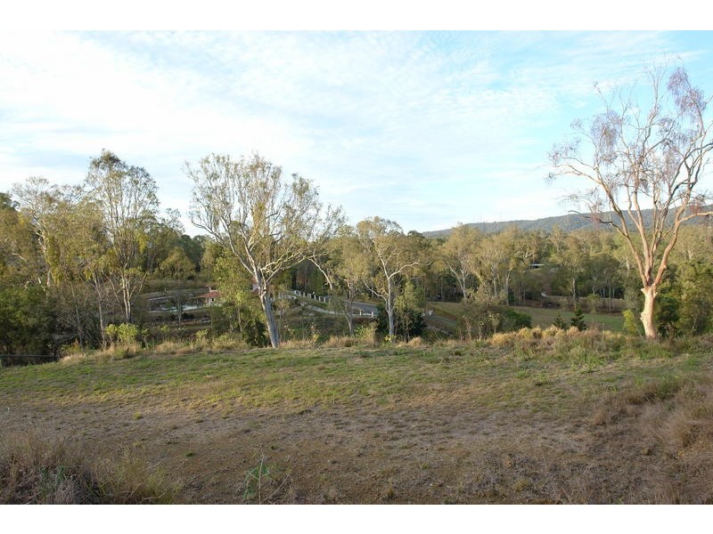 4 Kintyre Street, Brookfield QLD 4069